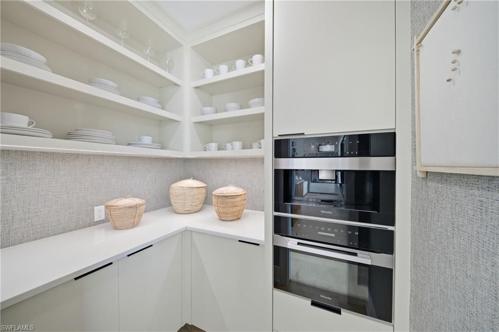 82 9th St S, Unit 303, Naples, FL 34102 Photo