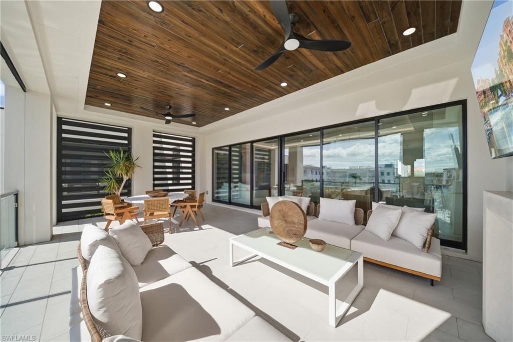 82 9th St S, Unit 303, Naples, FL 34102 Photo