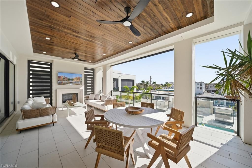 82 9th St S, Unit 303, Naples, FL 34102 Photo