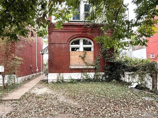 3647 Wisconsin Avenue, St Louis, MO 63118