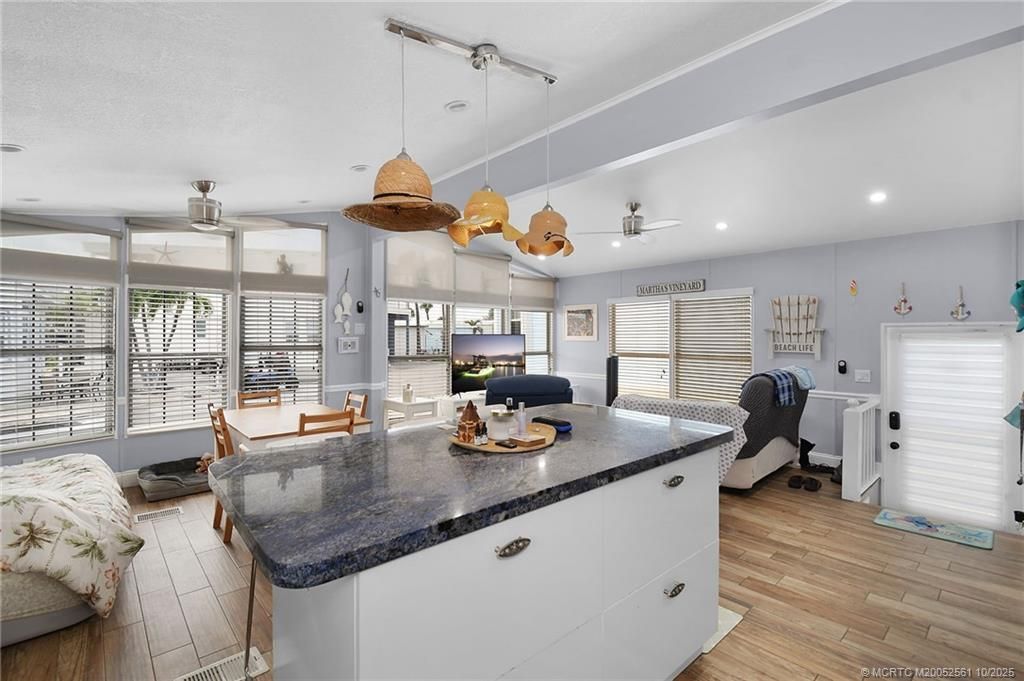 10701 S Ocean Drive, Unit 867, Jensen Beach, FL 34957 Photo