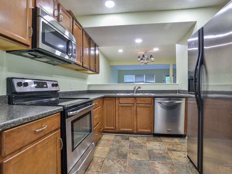 7576 Lake Pointe, Hamilton Twp, OH 45039 Photo 13