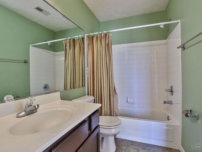 7576 Lake Pointe, Hamilton Twp, OH 45039 Photo 32