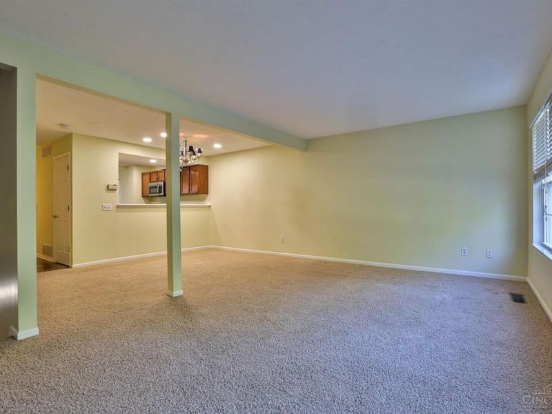 7576 Lake Pointe, Hamilton Twp, OH 45039 Photo 9