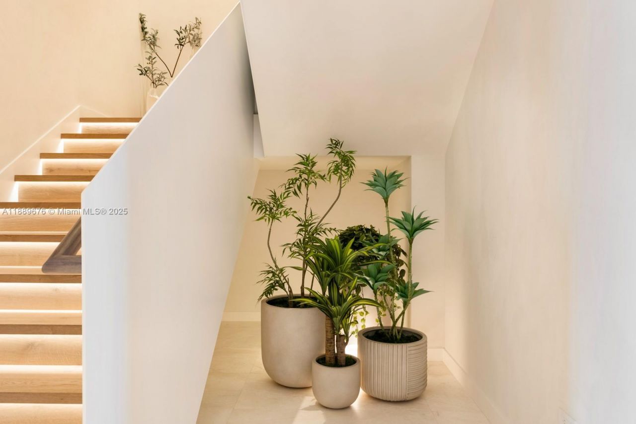 18501 Collins Ave, Unit 2301, Sunny Isles Beach, FL 33160 Photo