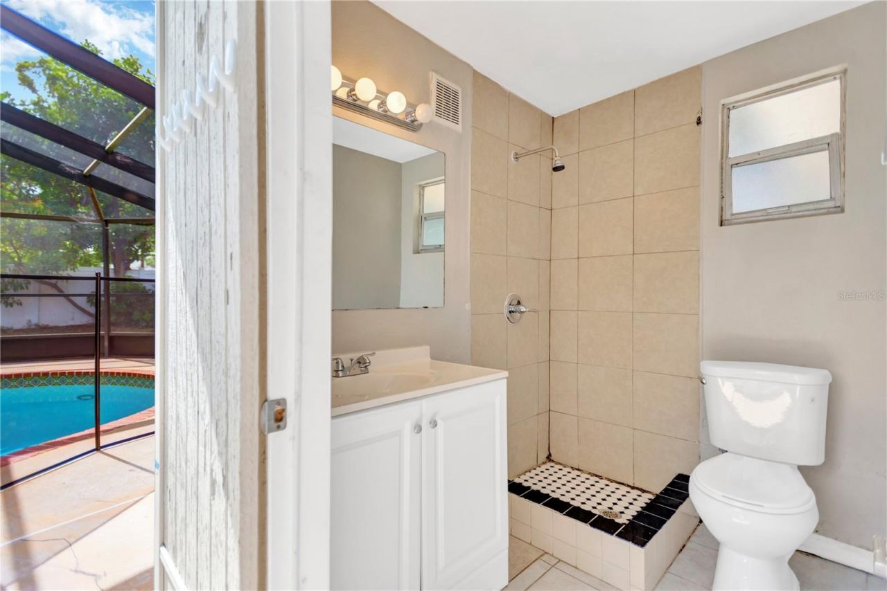 6360 34th Avenue N, Saint Petersburg, FL 33710 Photo