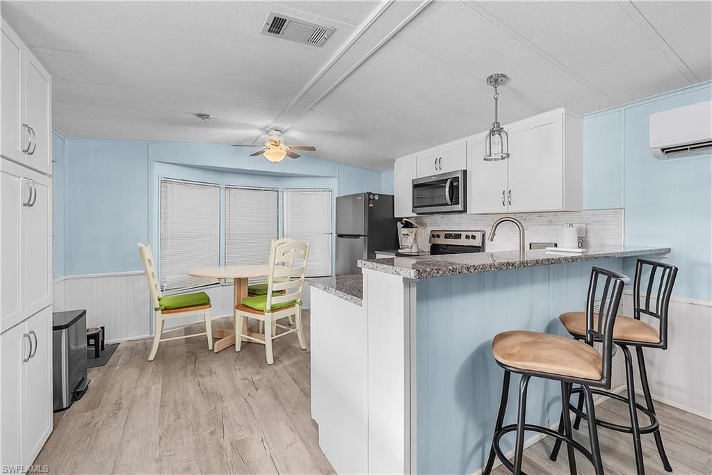 7186 Ladyfish Dr, Saint James City, FL 33956 Photo