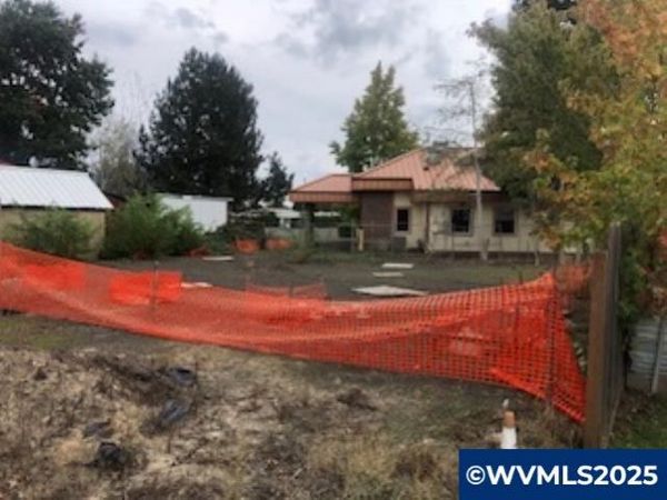 1329 Price Ln NE, Monmouth, OR 97361