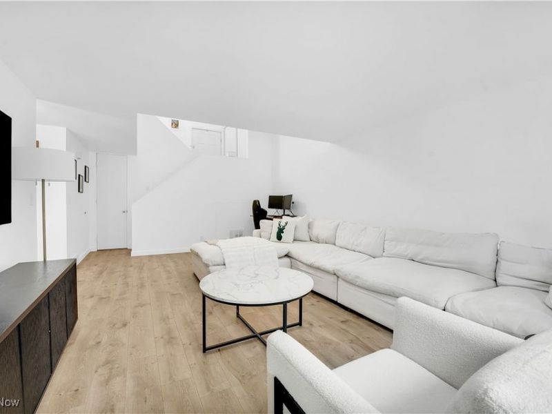 6826 Old Royalton Road, Unit 2, Brecksville, OH 44141 Photo 9