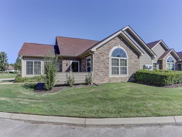 1592 W SOUTHFIELD CIR, Unit 52, Memphis, TN 38016