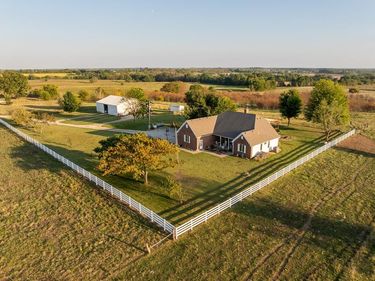 800 NW 950th Road, Blairstown, MO 64726