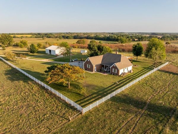 800 NW 950th Road, Blairstown, MO 64726