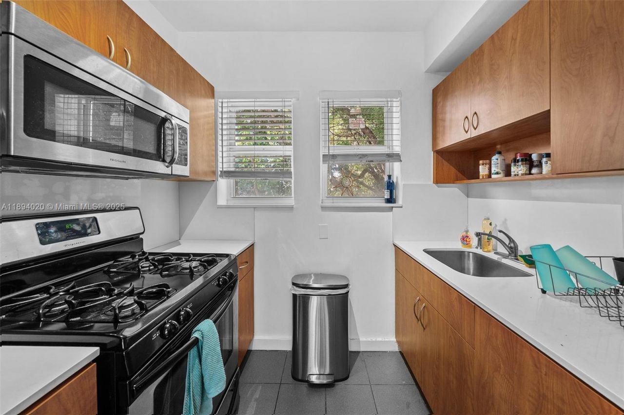 1515 West Ave, Unit 12, Miami Beach, FL 33139 Photo