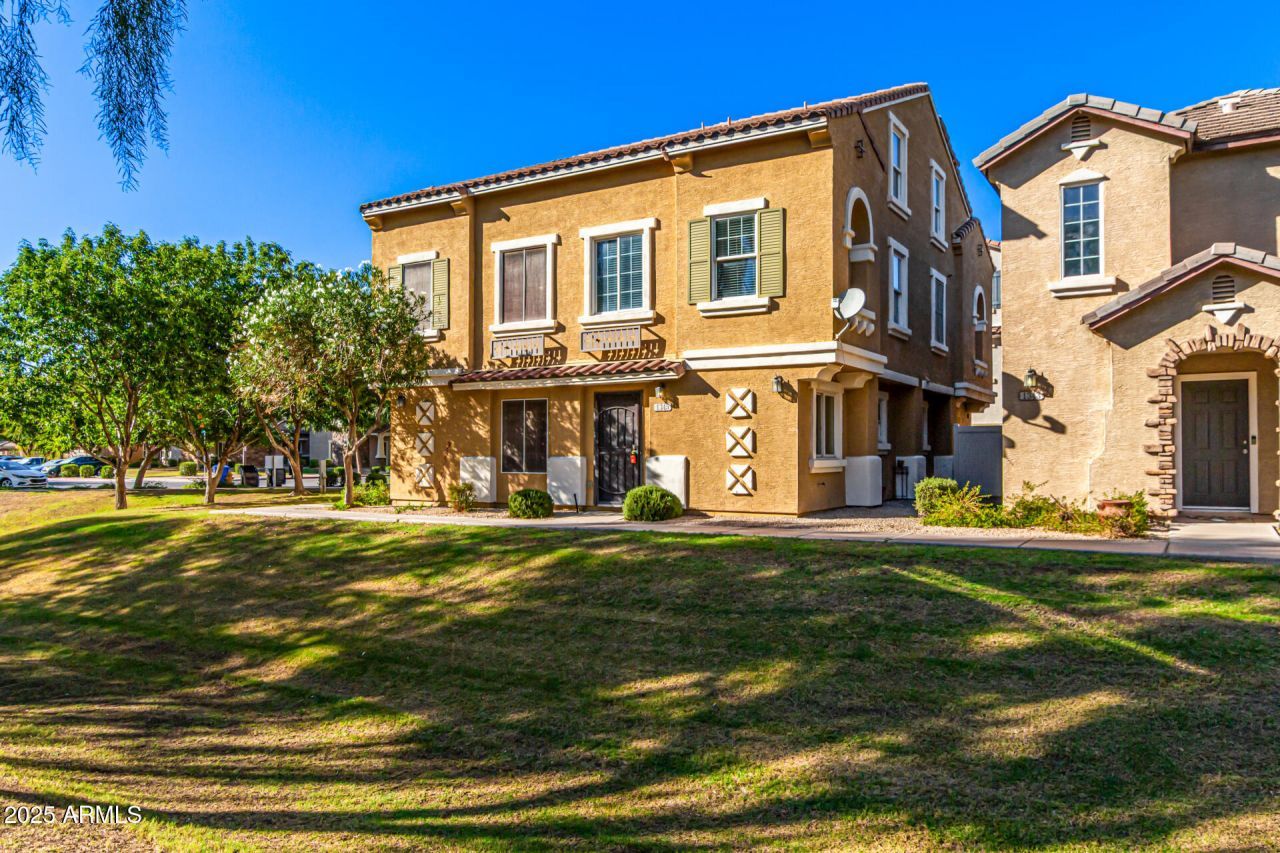 1345 S Owl Drive, Gilbert, AZ 85296 Main Photo