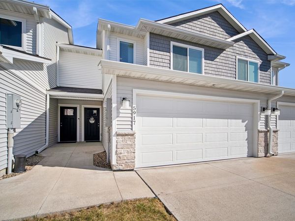 5917 NW 90th Court, Johnston, IA 50131