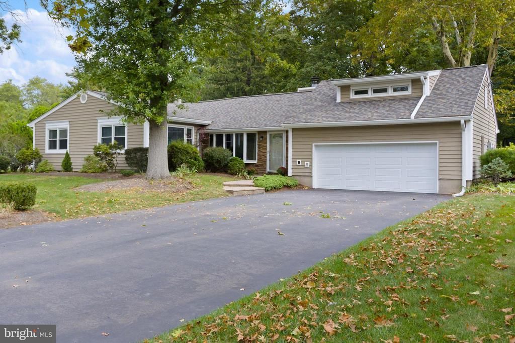 42 Nassau Place, Princeton Junction, NJ 08550 Main Photo