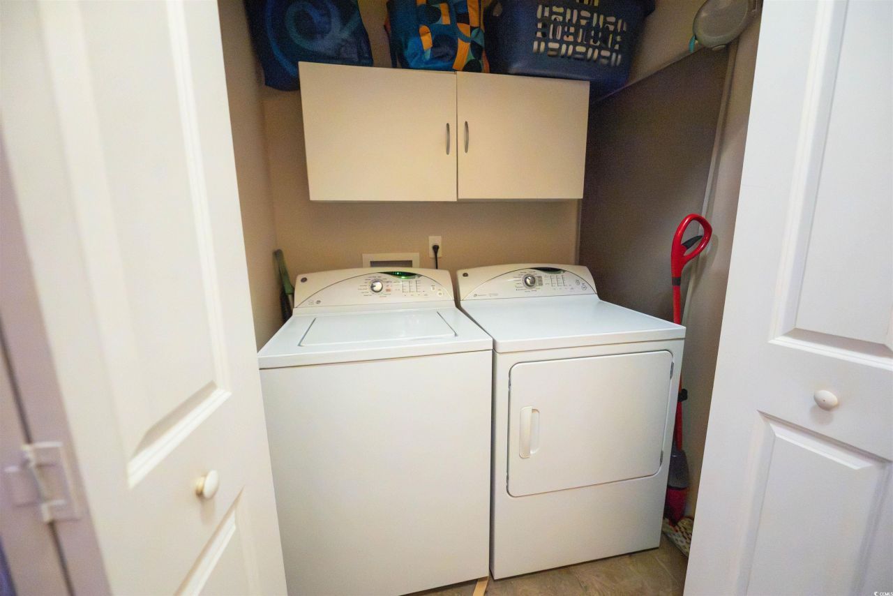 209 Golden Oaks Dr. Photo 17