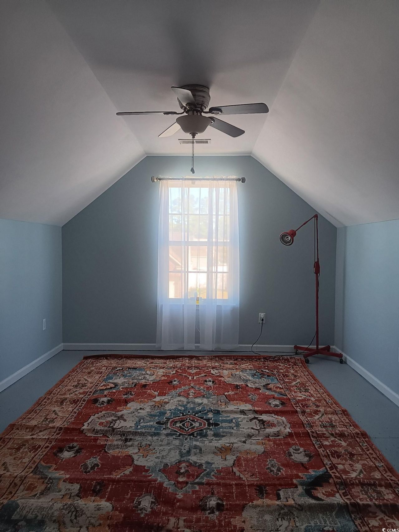 209 Golden Oaks Dr. Photo 24