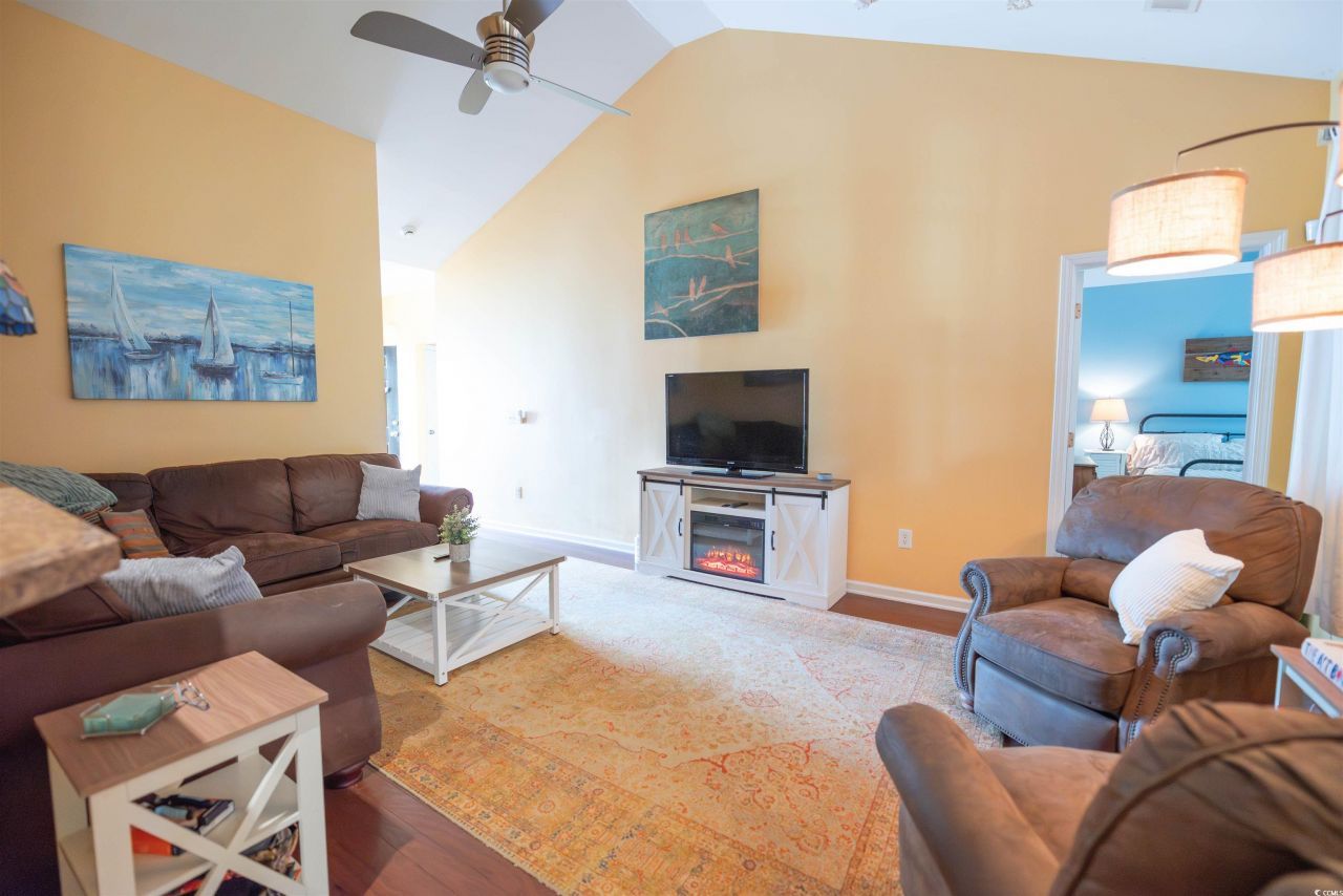 209 Golden Oaks Dr. Photo 28