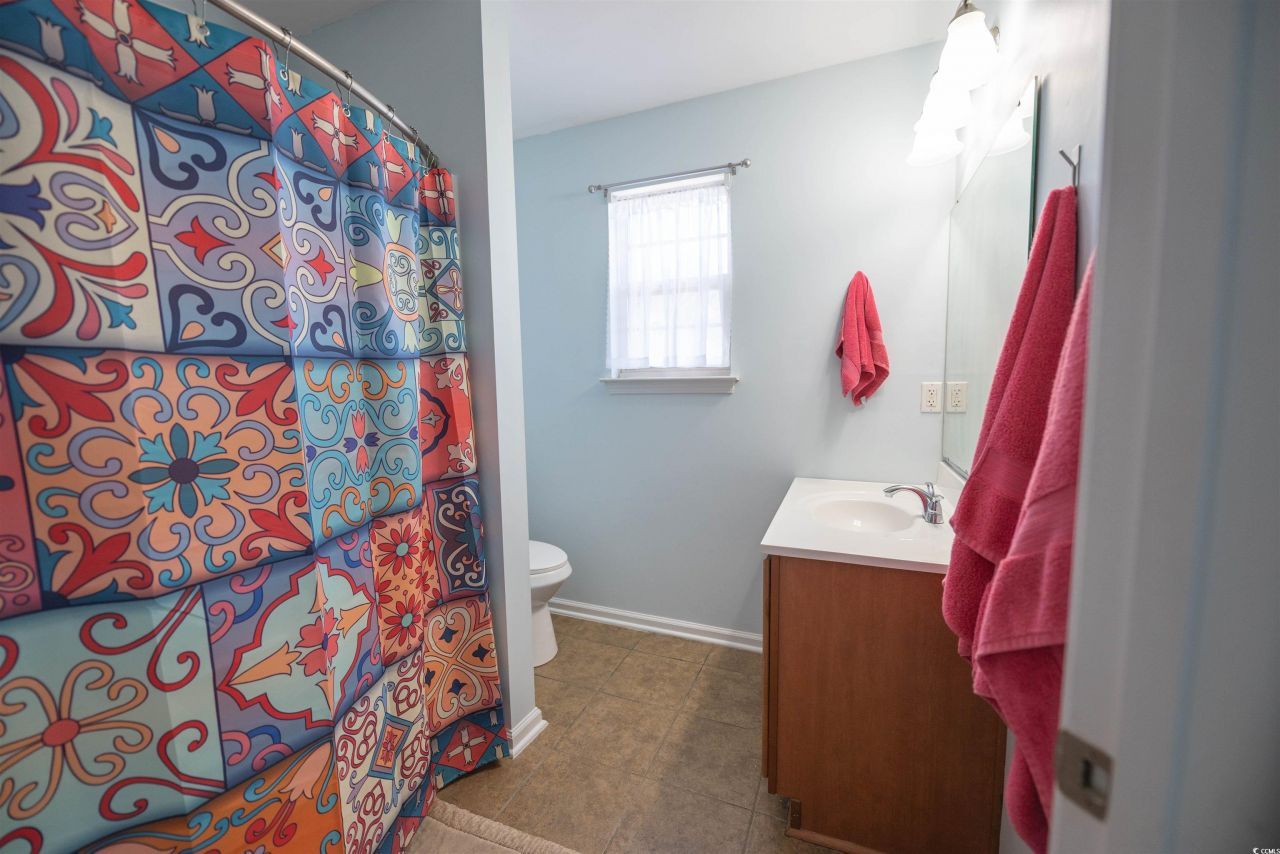 209 Golden Oaks Dr. Photo 29