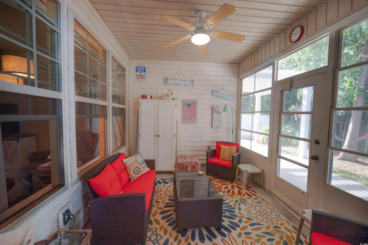 209 Golden Oaks Dr. Photo 31