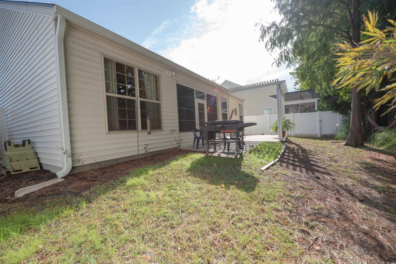 209 Golden Oaks Dr. Photo 33