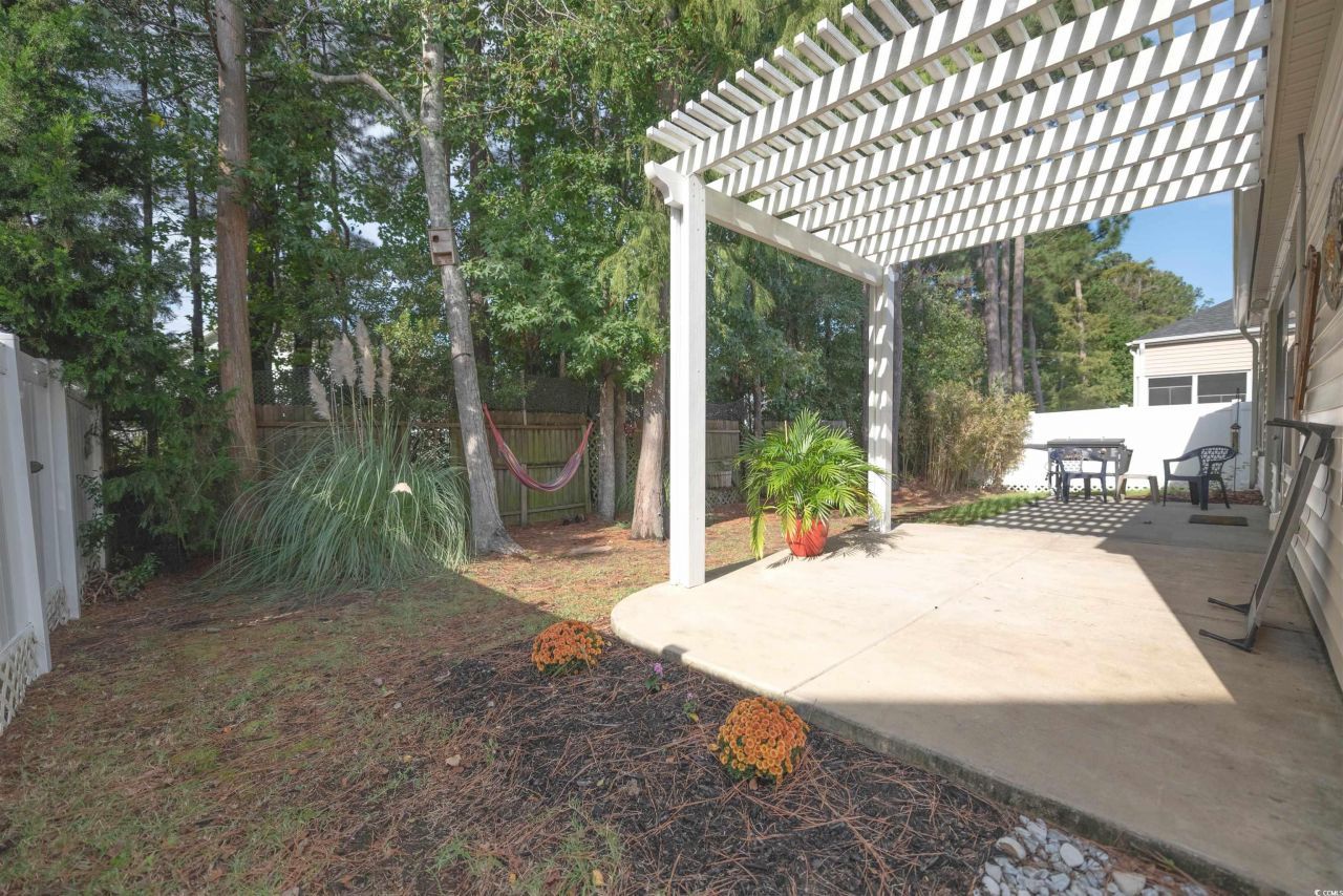 209 Golden Oaks Dr. Photo 34