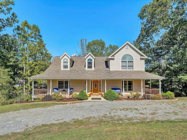 316 Woodland Cove DR, Moneta, VA 24121