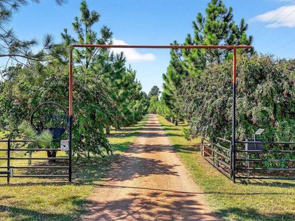 993 County Line Road, Whitesboro, TX 76273