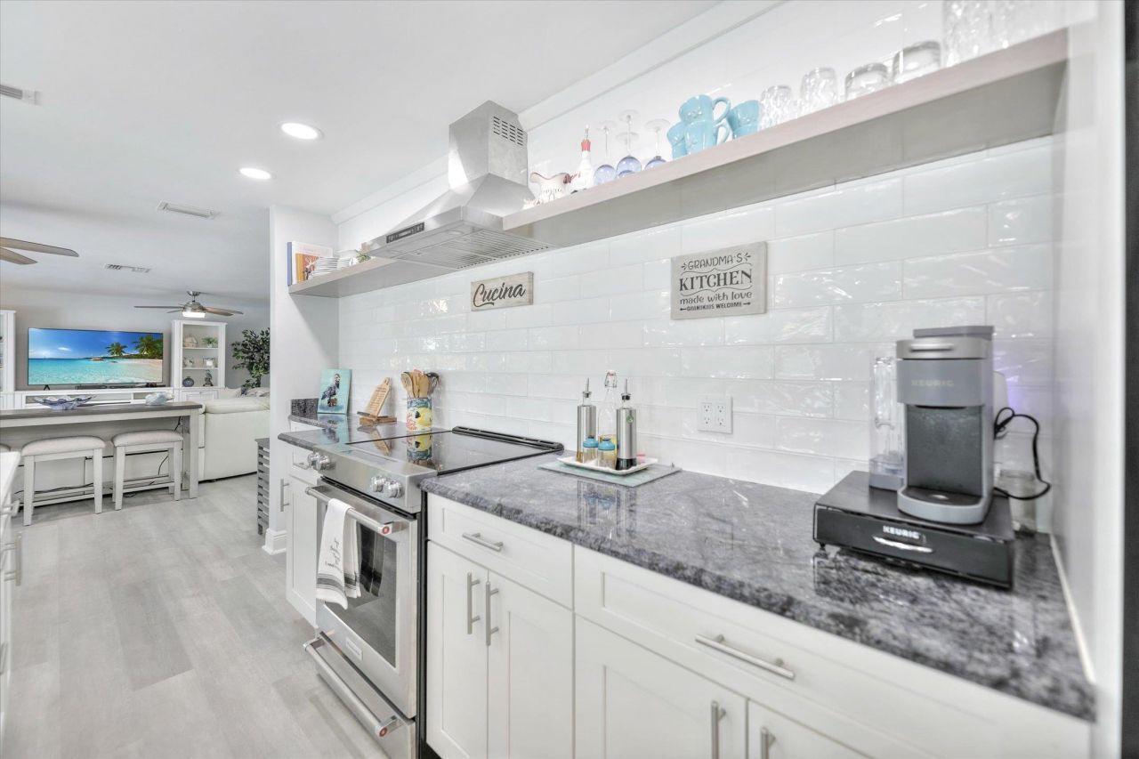 930 Lindgren Blvd, Sanibel, FL 33957 Photo