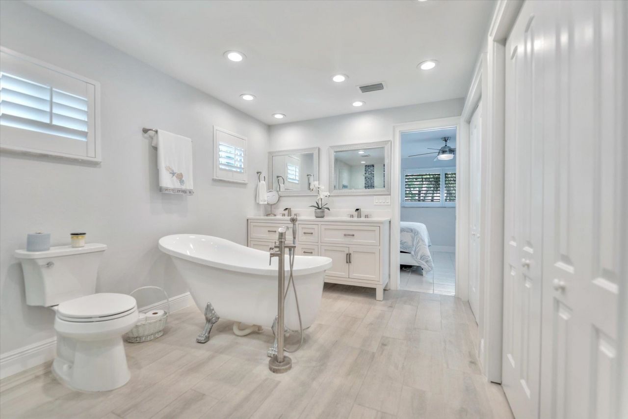 930 Lindgren Blvd, Sanibel, FL 33957 Photo