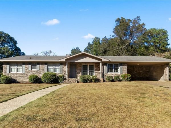 3809 Blackberry Lane, Northport, AL 35473