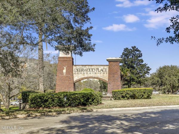 4480 DEERWOOD LAKE Parkway, Unit 126, Jacksonville, FL 32216
