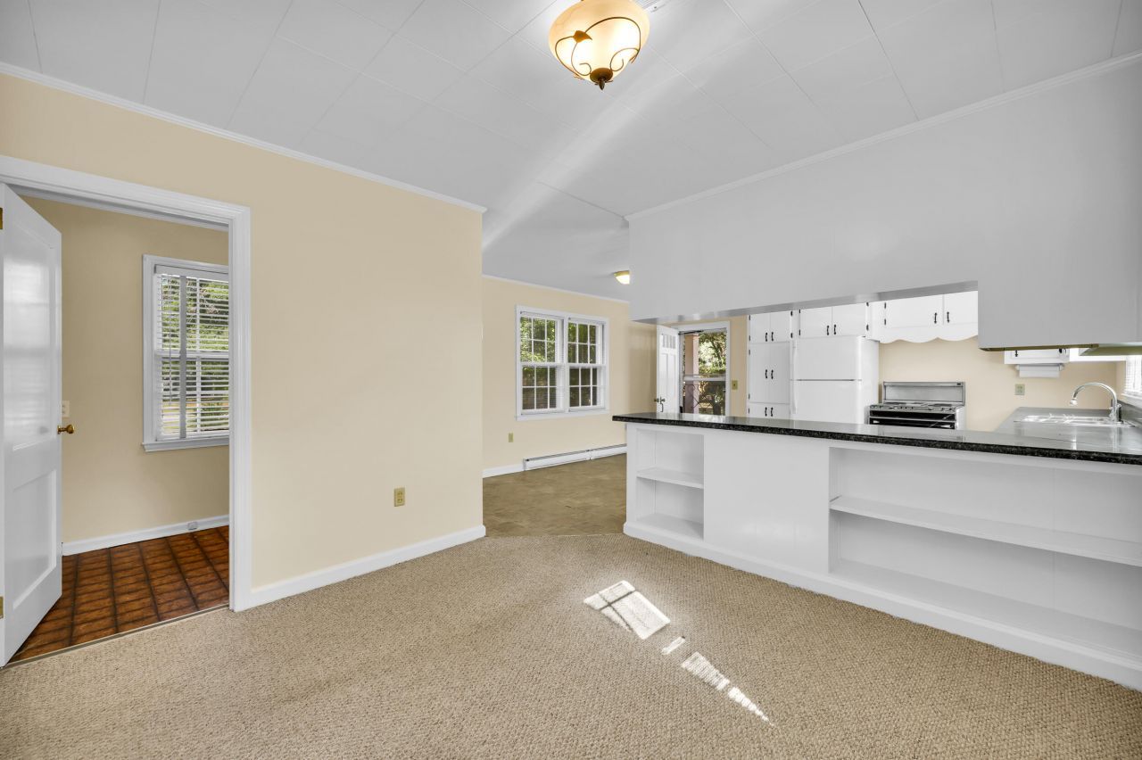 208 George Street Photo 15