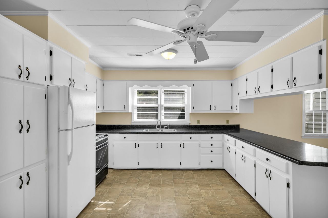 208 George Street Photo 20