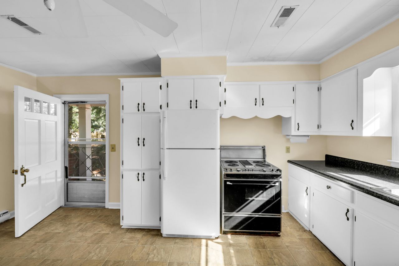 208 George Street Photo 23