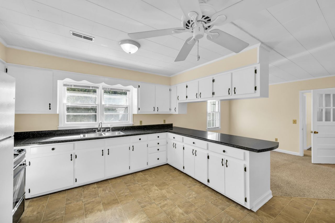 208 George Street Photo 24