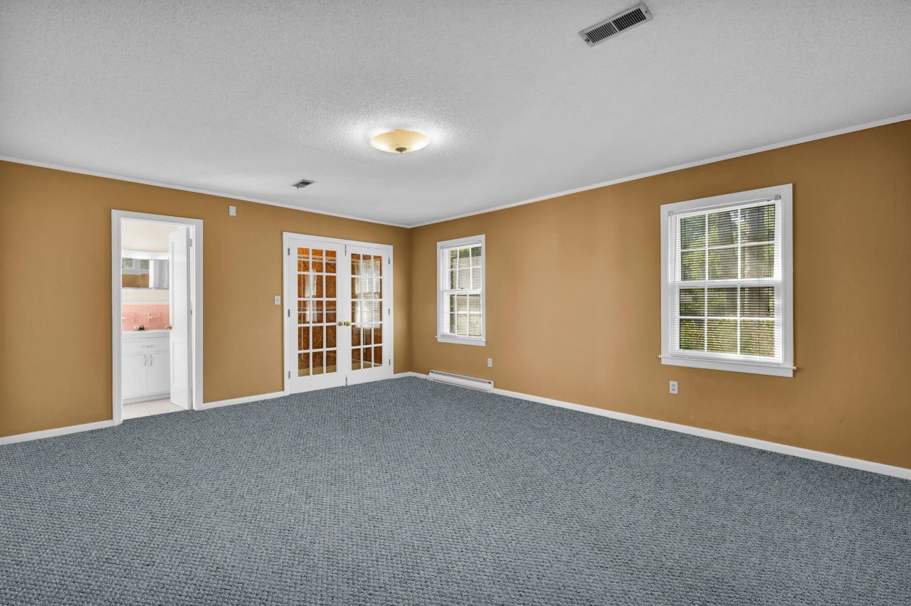 208 George Street Photo 32