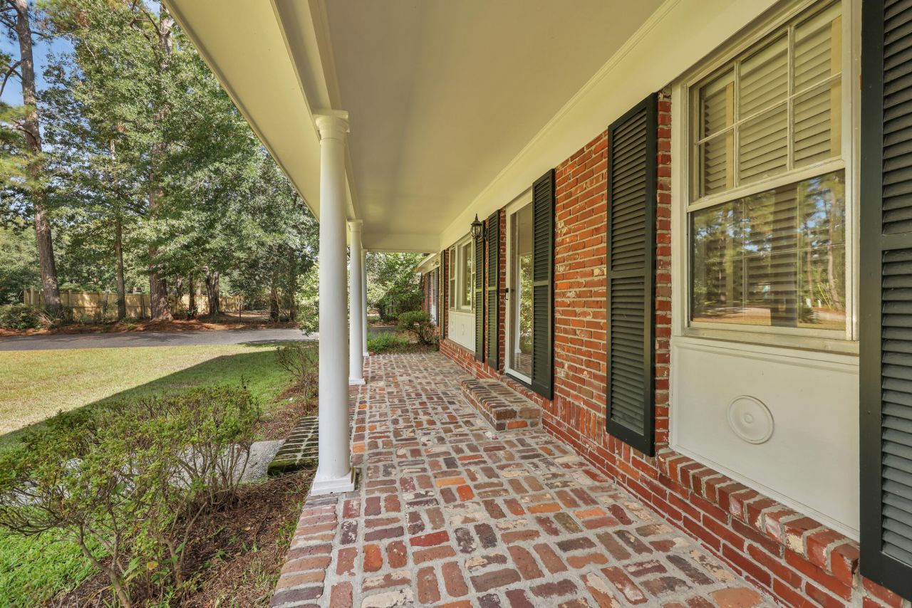 208 George Street Photo 38