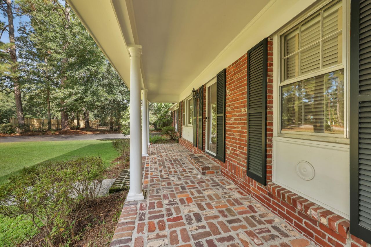 208 George Street Photo 6