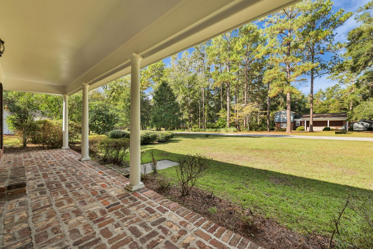 208 George Street Photo 8