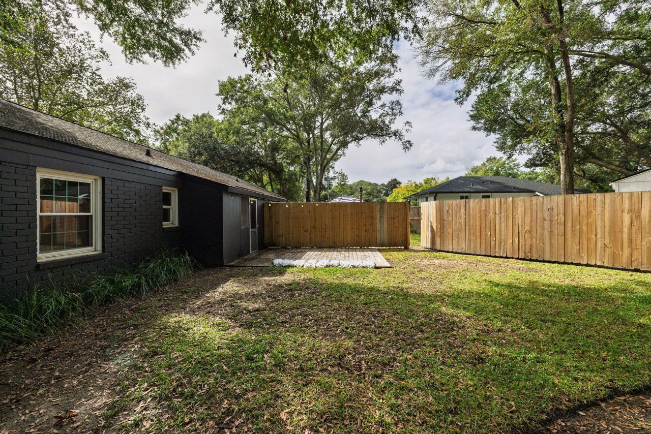 2 Ellen Avenue Photo 21