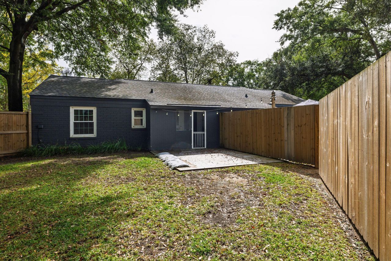 2 Ellen Avenue Photo 22