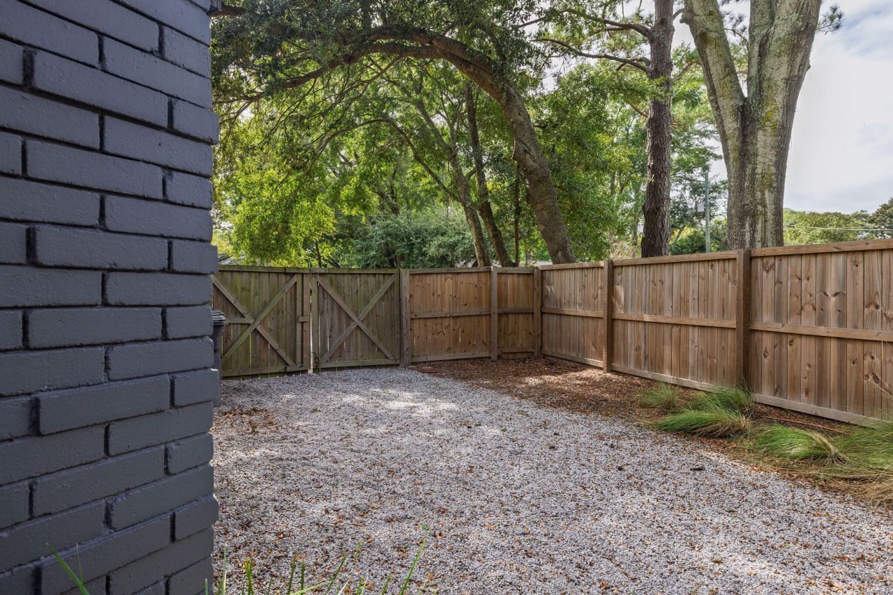 2 Ellen Avenue Photo 25