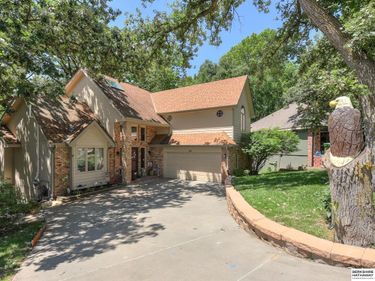 420 Waldruh Drive, Bellevue, NE 68005