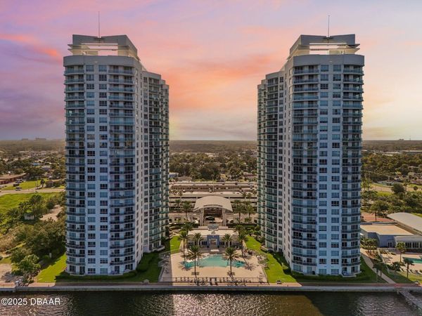 241 Riverside Drive, Unit 305, Daytona Beach, FL 32117