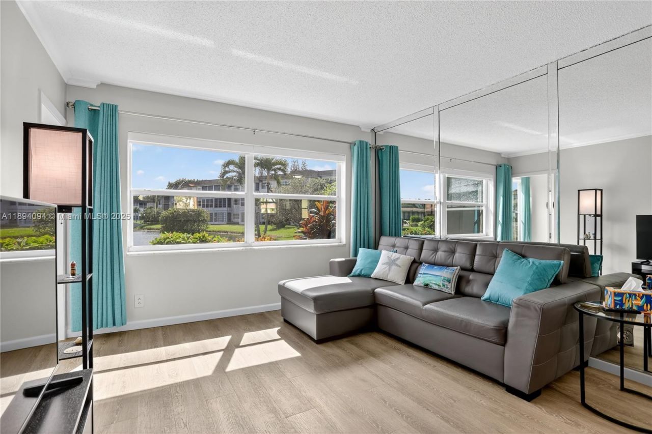 4706 NW 36th St, Unit 411, Lauderdale Lakes, FL 33319 Photo