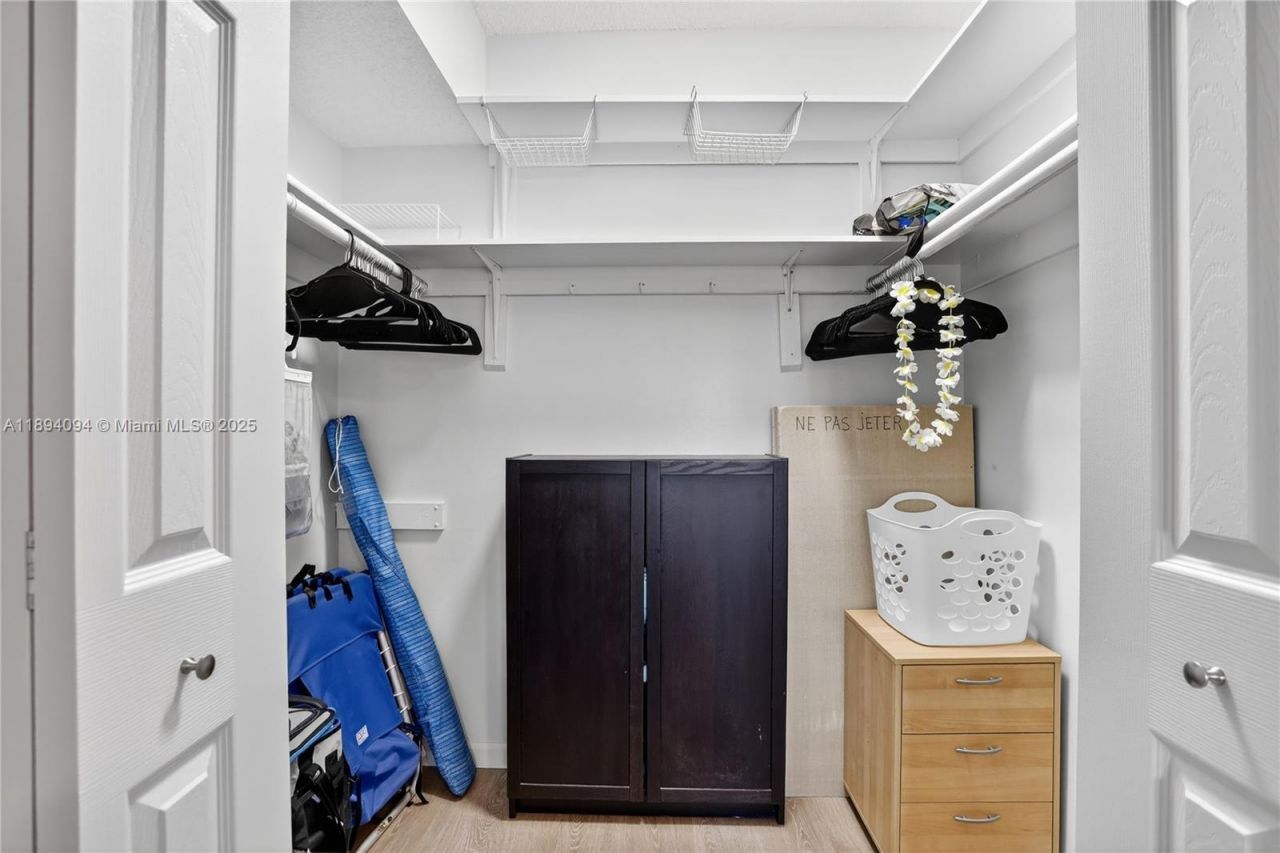 4706 NW 36th St, Unit 411, Lauderdale Lakes, FL 33319 Photo