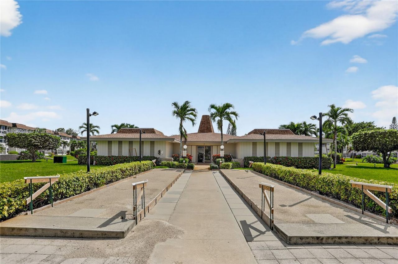 4706 NW 36th St, Unit 411, Lauderdale Lakes, FL 33319 Photo