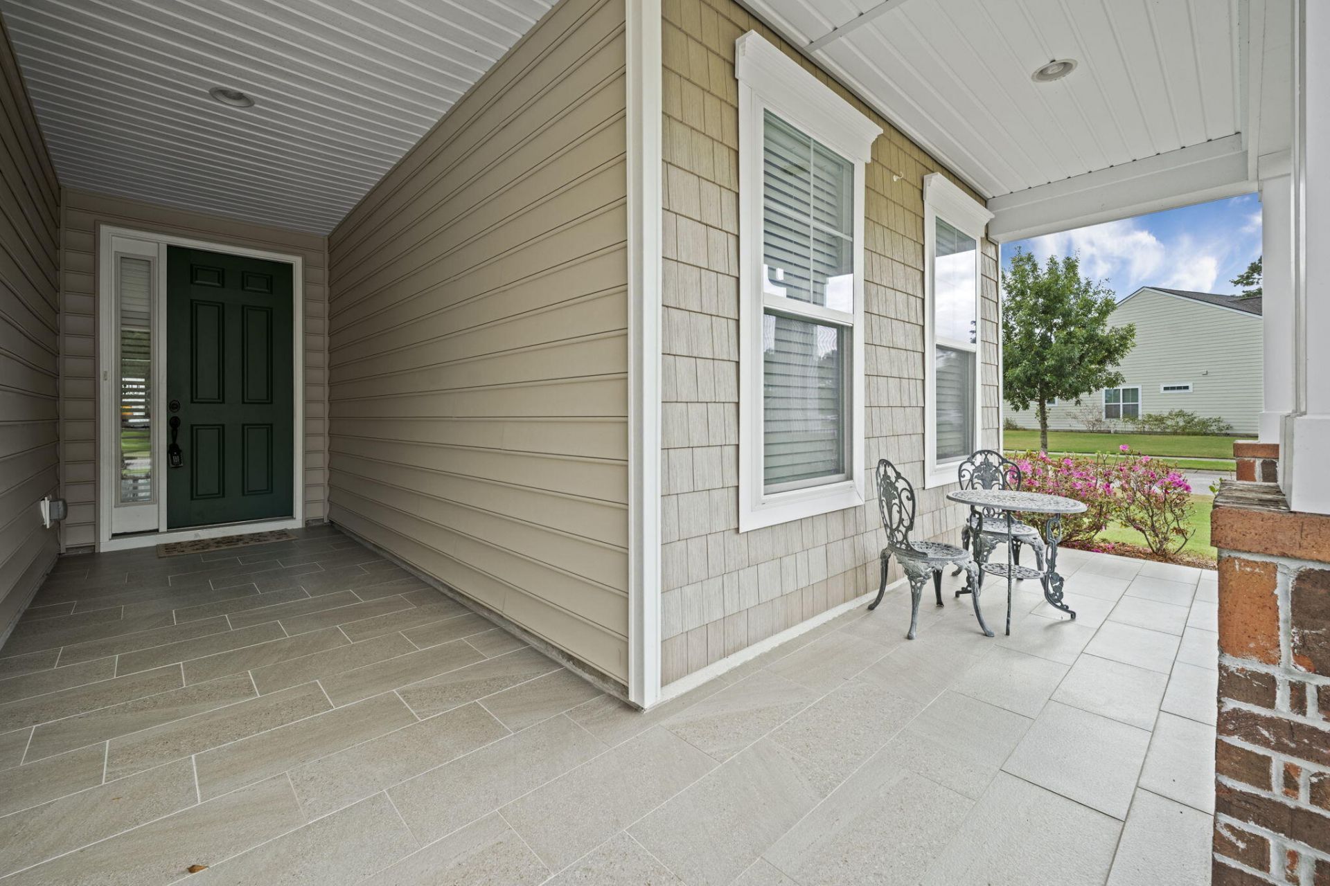 421 Four Seasons Boulevard Photo 12